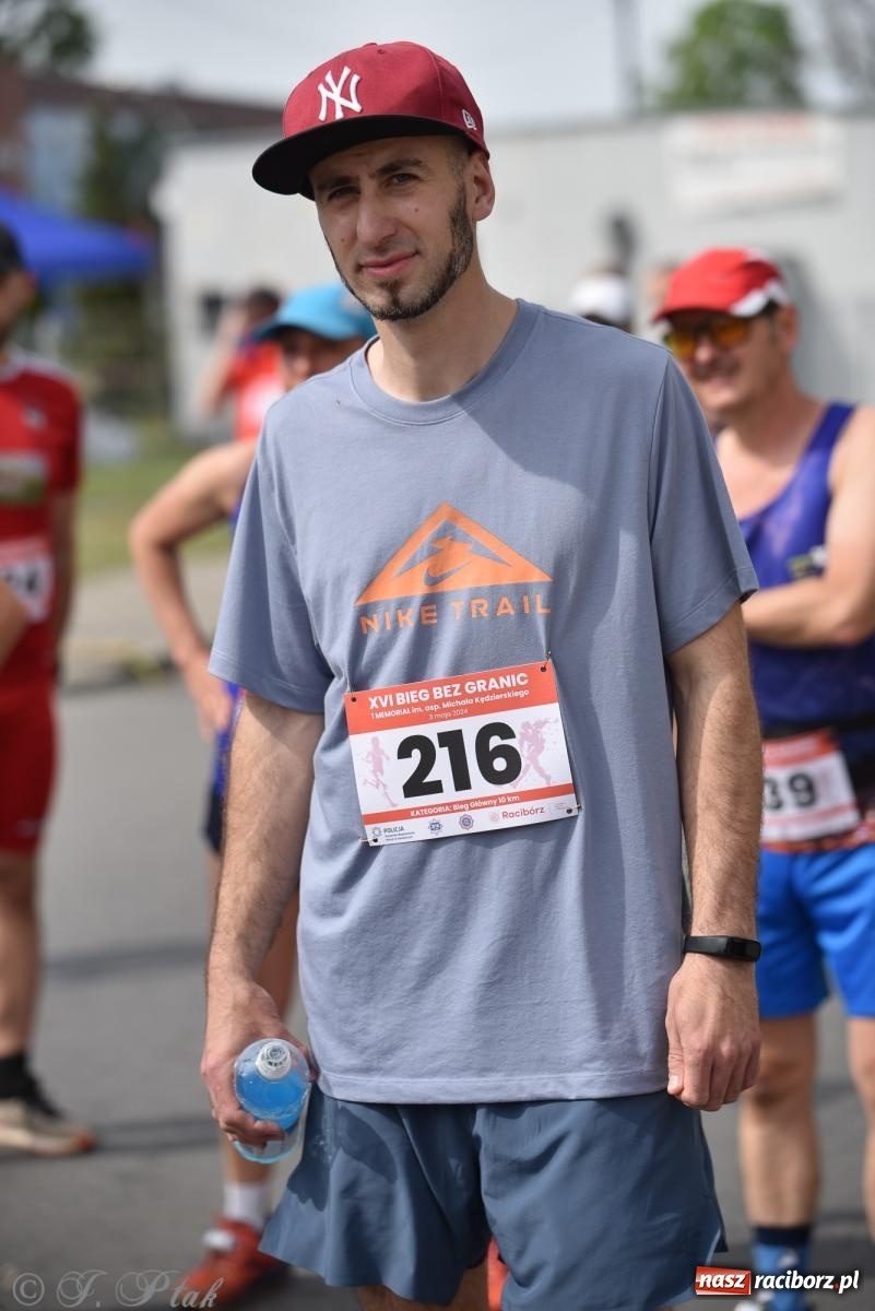 Zdjęcie w galerii na portalu naszraciborz.pl: XVI Bieg bez Granic i piłkarski turniej drużyn mundurowych [FOTO] wiadomości z regionu