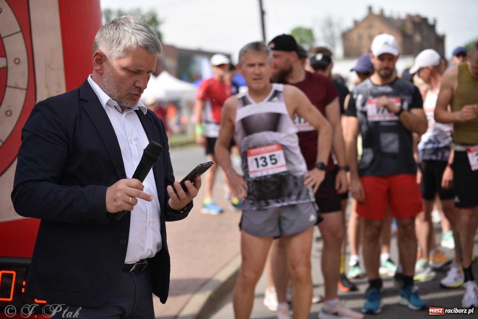 Zdjęcie w galerii na portalu naszraciborz.pl: XVI Bieg bez Granic i piłkarski turniej drużyn mundurowych [FOTO] wiadomości z regionu
