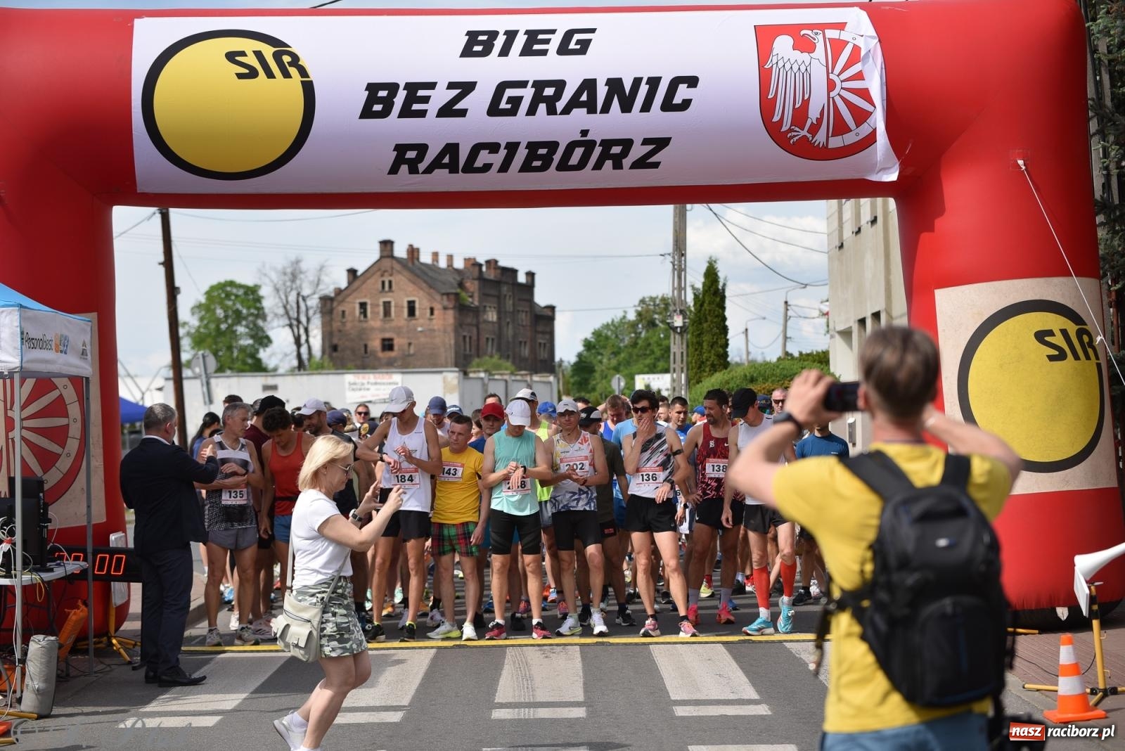 Zdjęcie w galerii na portalu naszraciborz.pl: XVI Bieg bez Granic i piłkarski turniej drużyn mundurowych [FOTO] wiadomości z regionu