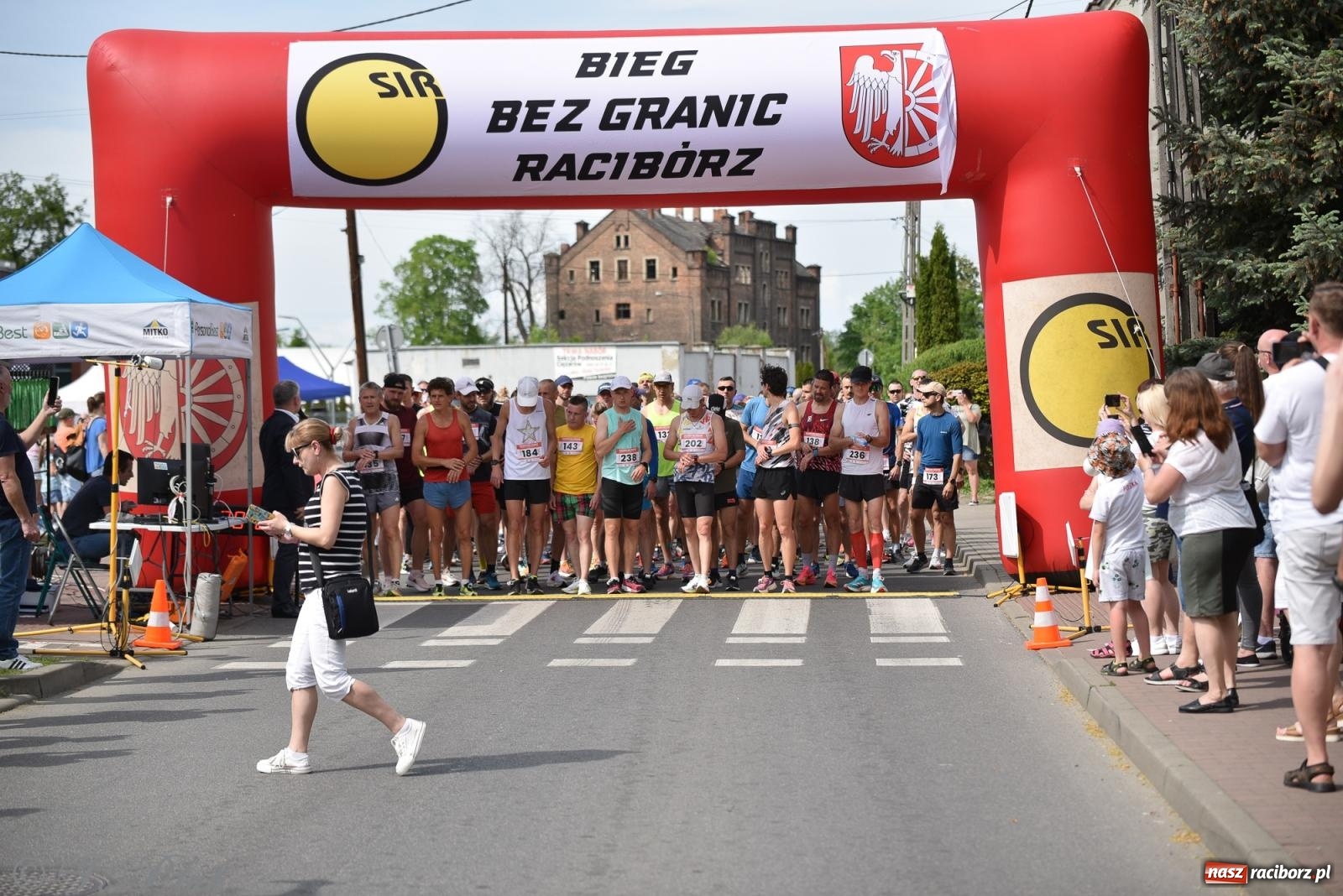 Zdjęcie w galerii na portalu naszraciborz.pl: XVI Bieg bez Granic i piłkarski turniej drużyn mundurowych [FOTO] wiadomości z regionu