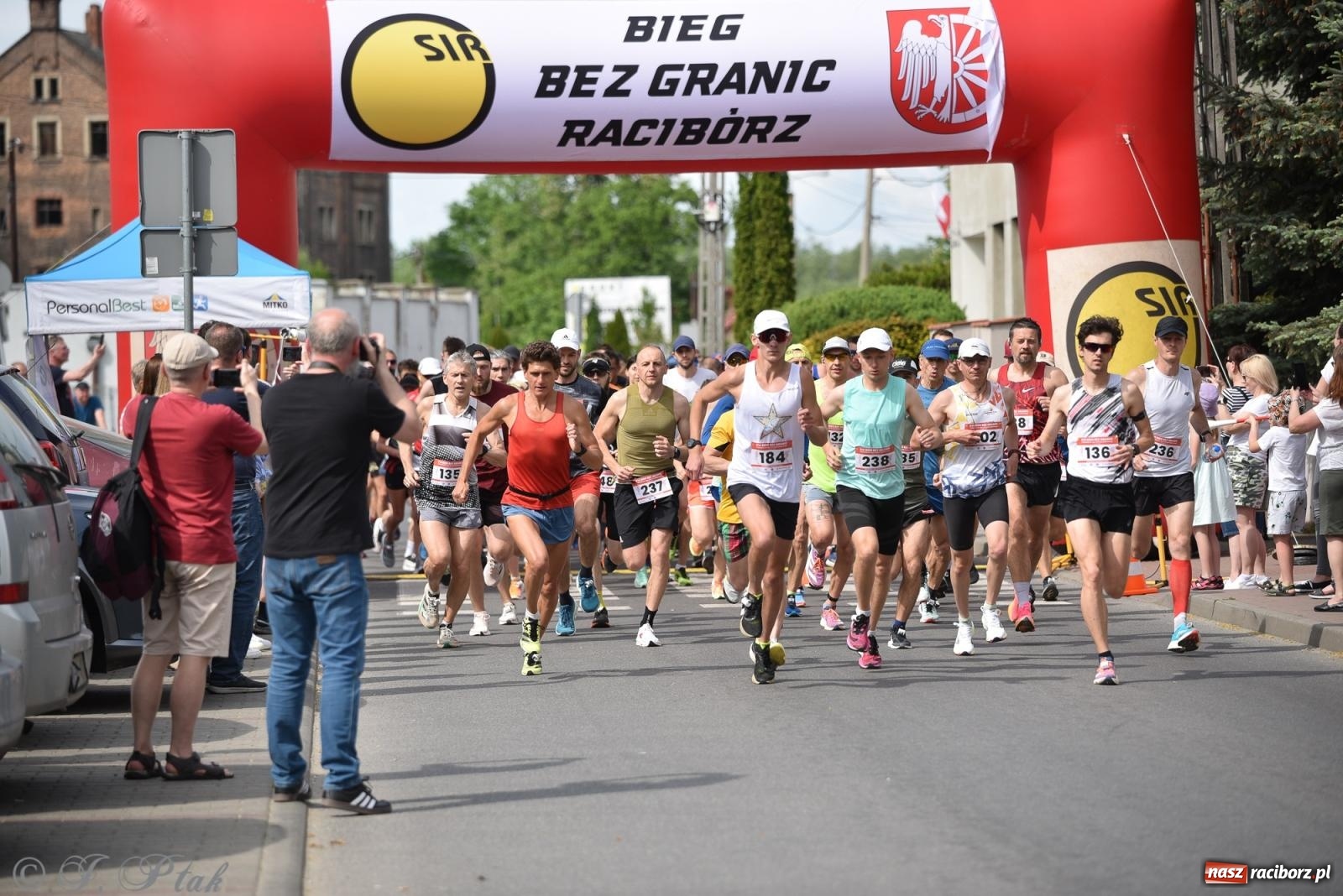 Zdjęcie w galerii na portalu naszraciborz.pl: XVI Bieg bez Granic i piłkarski turniej drużyn mundurowych [FOTO] wiadomości z regionu