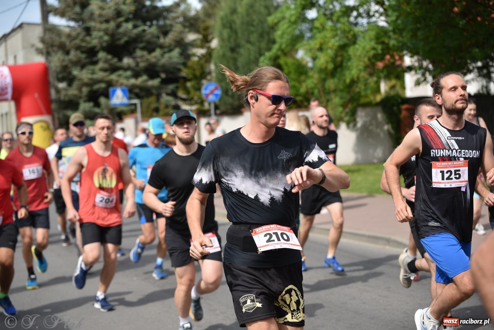Zdjęcie w galerii na portalu naszraciborz.pl: XVI Bieg bez Granic i piłkarski turniej drużyn mundurowych [FOTO] wiadomości z regionu