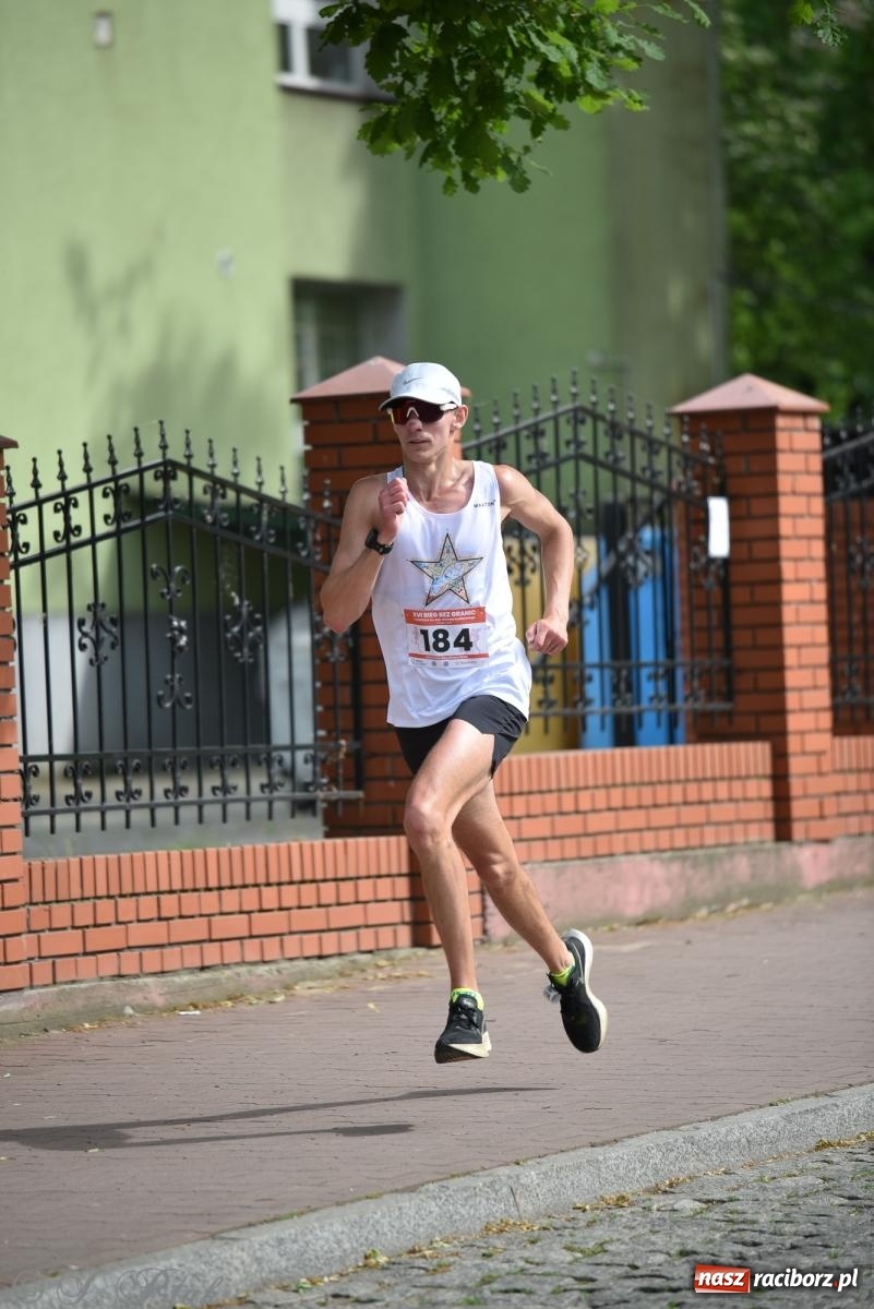 Zdjęcie w galerii na portalu naszraciborz.pl: XVI Bieg bez Granic i piłkarski turniej drużyn mundurowych [FOTO] wiadomości z regionu