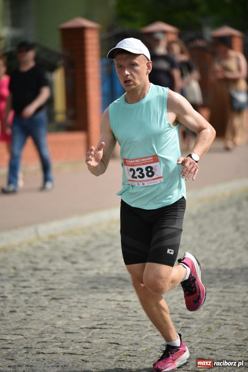 Zdjęcie w galerii na portalu naszraciborz.pl: XVI Bieg bez Granic i piłkarski turniej drużyn mundurowych [FOTO] wiadomości z regionu