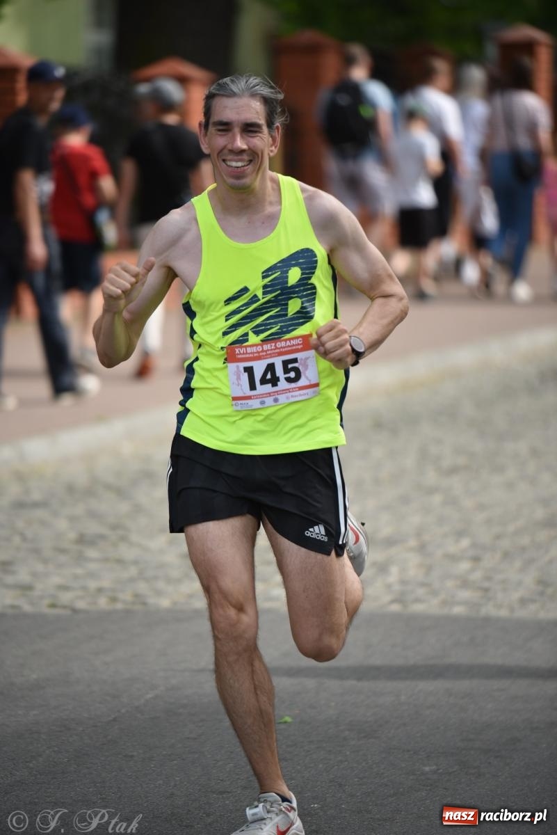 Zdjęcie w galerii na portalu naszraciborz.pl: XVI Bieg bez Granic i piłkarski turniej drużyn mundurowych [FOTO] wiadomości z regionu