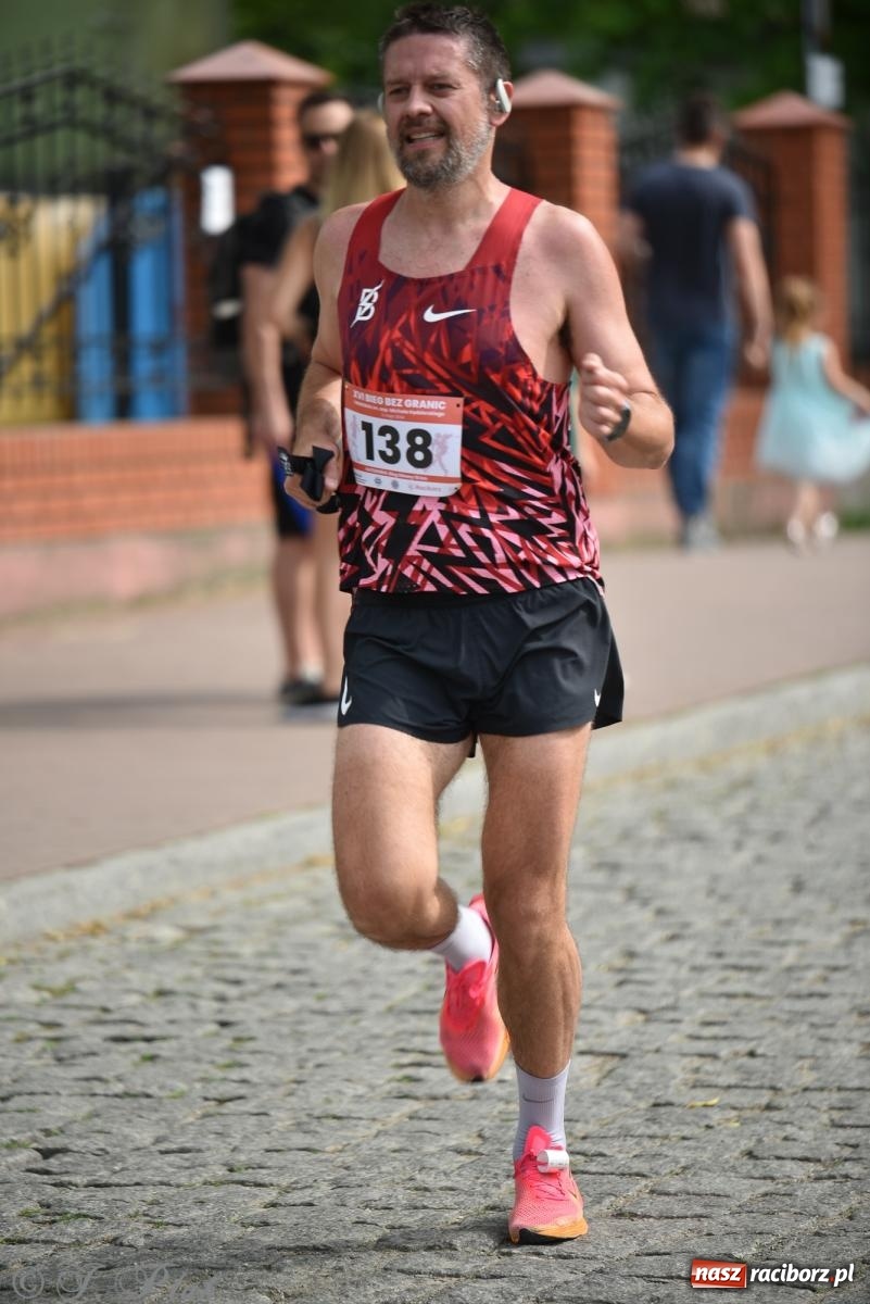 Zdjęcie w galerii na portalu naszraciborz.pl: XVI Bieg bez Granic i piłkarski turniej drużyn mundurowych [FOTO] wiadomości z regionu