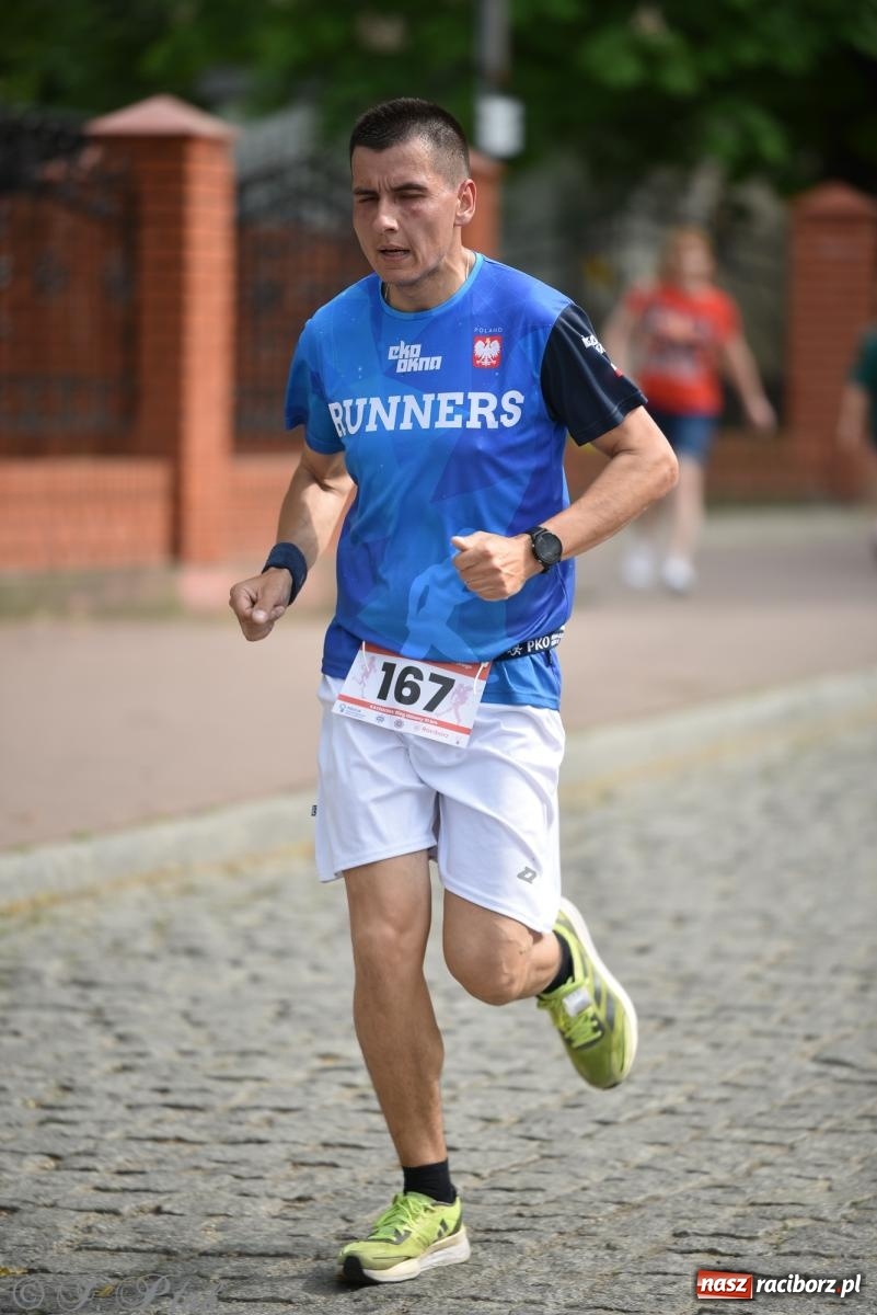 Zdjęcie w galerii na portalu naszraciborz.pl: XVI Bieg bez Granic i piłkarski turniej drużyn mundurowych [FOTO] wiadomości z regionu