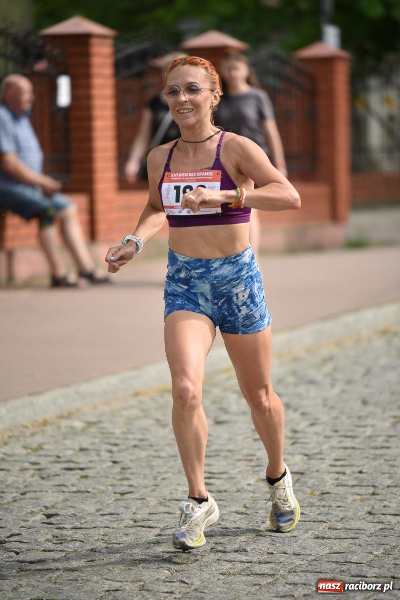 Zdjęcie w galerii na portalu naszraciborz.pl: XVI Bieg bez Granic i piłkarski turniej drużyn mundurowych [FOTO] wiadomości z regionu