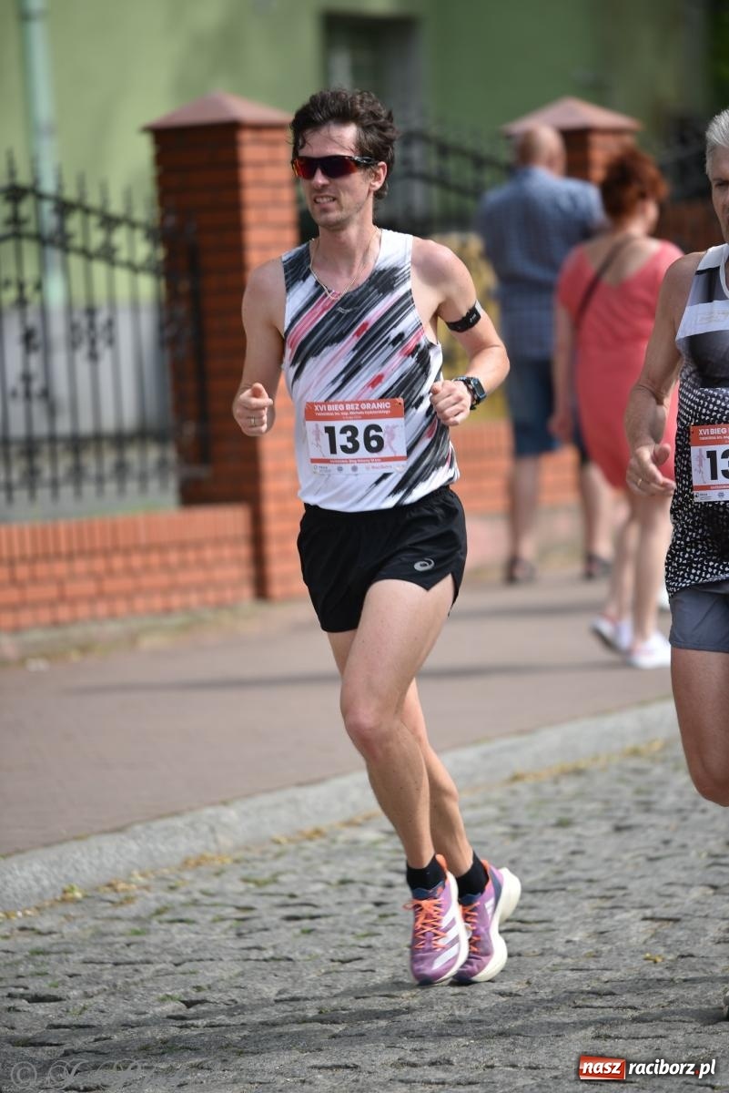 Zdjęcie w galerii na portalu naszraciborz.pl: XVI Bieg bez Granic i piłkarski turniej drużyn mundurowych [FOTO] wiadomości z regionu