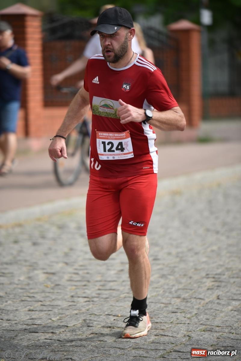 Zdjęcie w galerii na portalu naszraciborz.pl: XVI Bieg bez Granic i piłkarski turniej drużyn mundurowych [FOTO] wiadomości z regionu