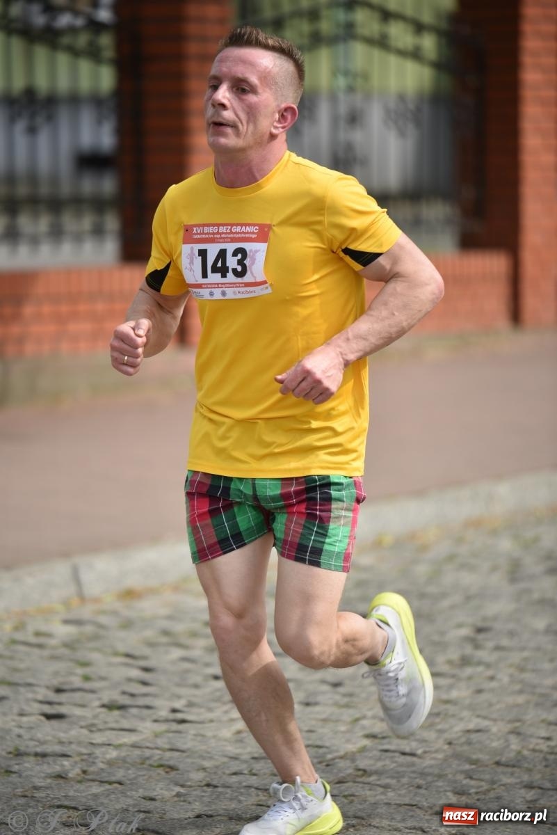 Zdjęcie w galerii na portalu naszraciborz.pl: XVI Bieg bez Granic i piłkarski turniej drużyn mundurowych [FOTO] wiadomości z regionu