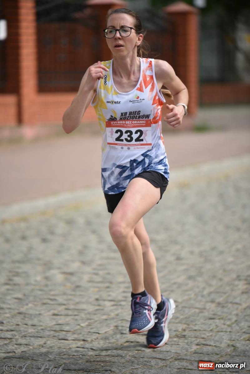Zdjęcie w galerii na portalu naszraciborz.pl: XVI Bieg bez Granic i piłkarski turniej drużyn mundurowych [FOTO] wiadomości z regionu
