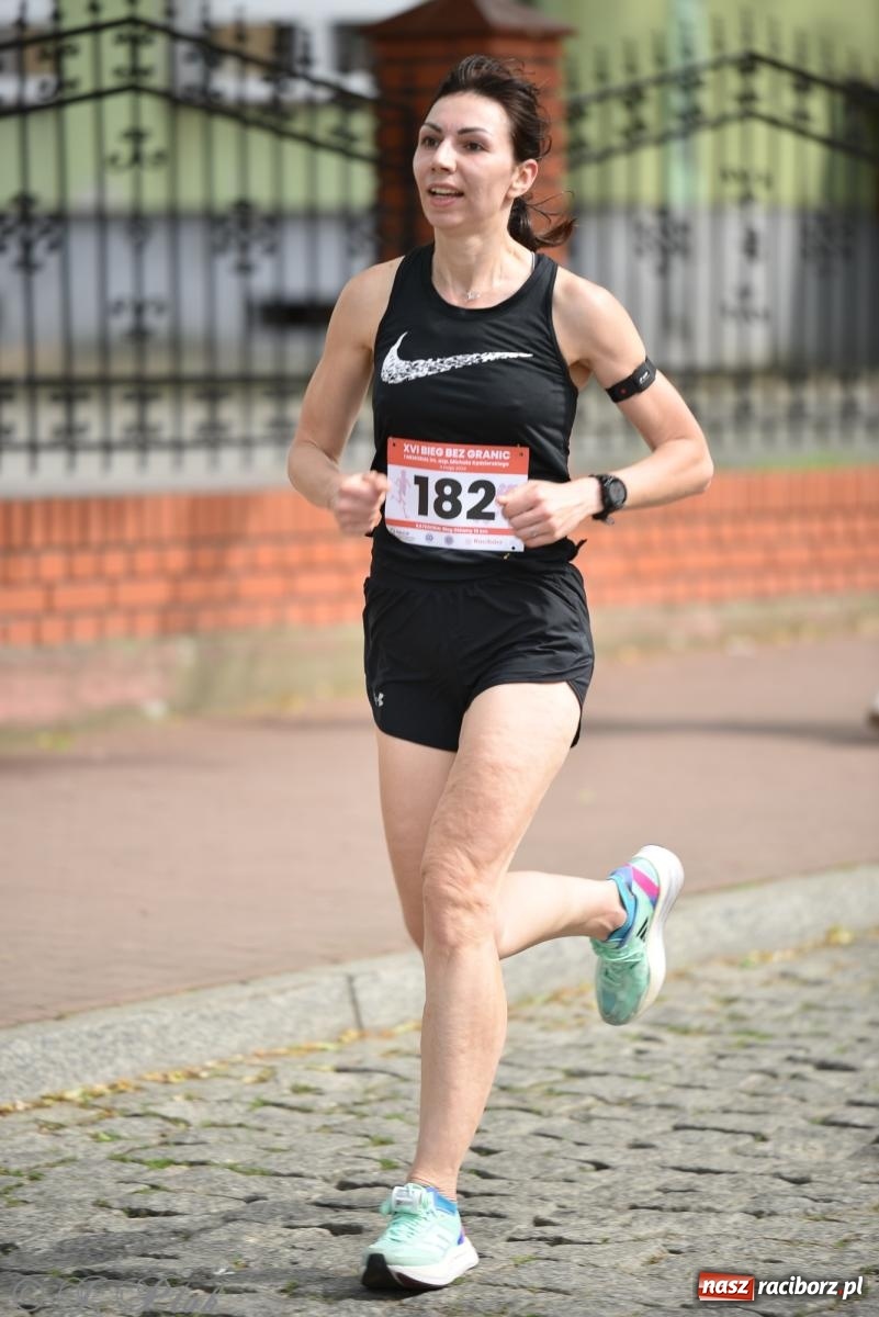 Zdjęcie w galerii na portalu naszraciborz.pl: XVI Bieg bez Granic i piłkarski turniej drużyn mundurowych [FOTO] wiadomości z regionu