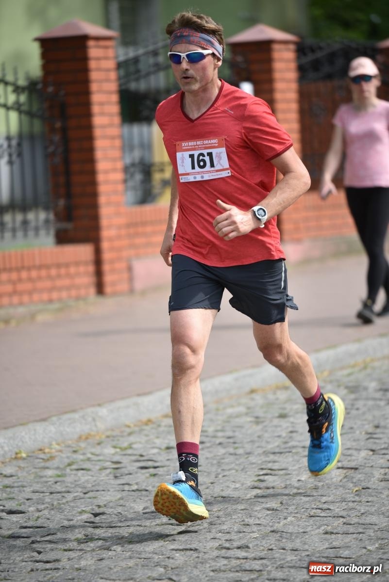 Zdjęcie w galerii na portalu naszraciborz.pl: XVI Bieg bez Granic i piłkarski turniej drużyn mundurowych [FOTO] wiadomości z regionu