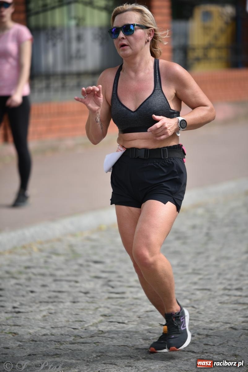 Zdjęcie w galerii na portalu naszraciborz.pl: XVI Bieg bez Granic i piłkarski turniej drużyn mundurowych [FOTO] wiadomości z regionu