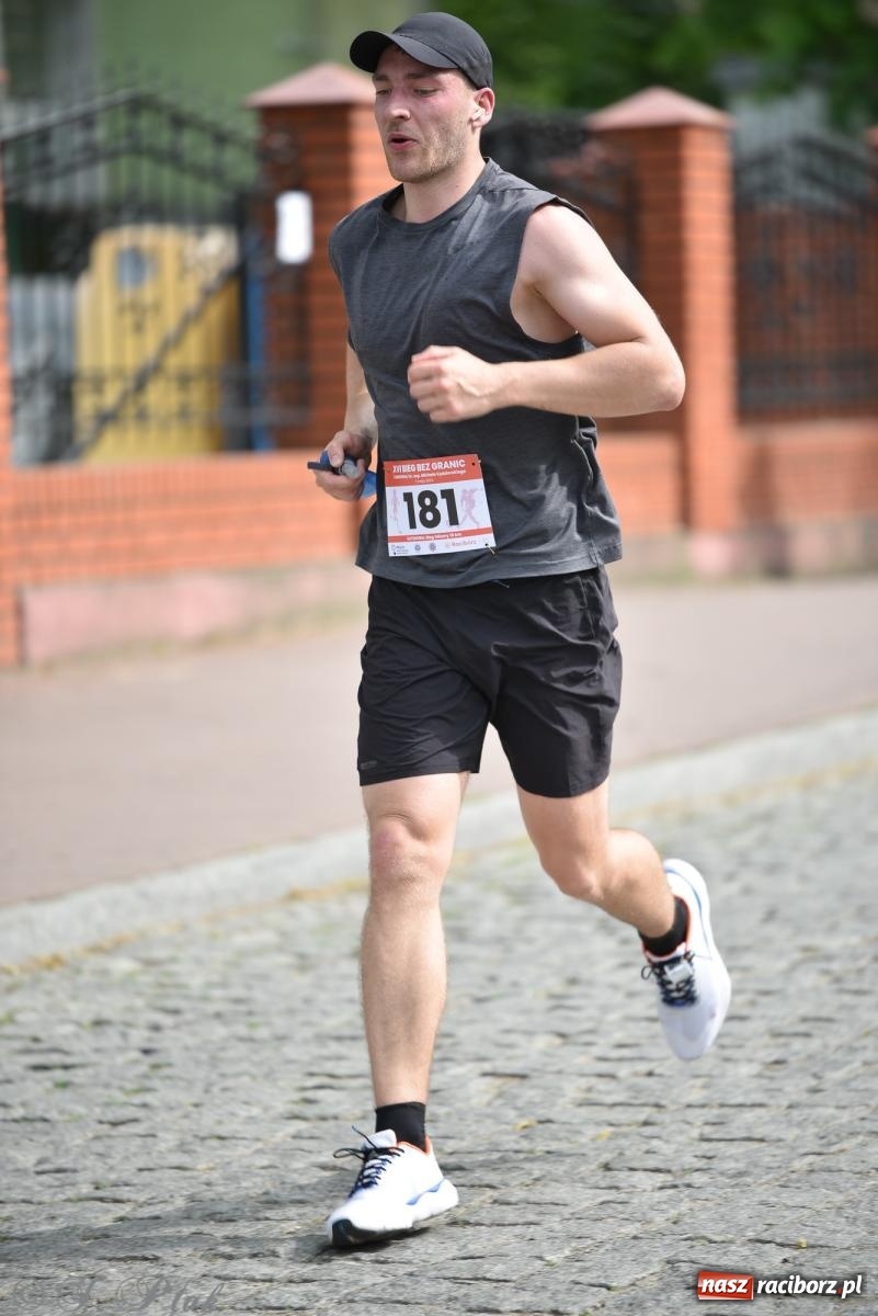 Zdjęcie w galerii na portalu naszraciborz.pl: XVI Bieg bez Granic i piłkarski turniej drużyn mundurowych [FOTO] wiadomości z regionu