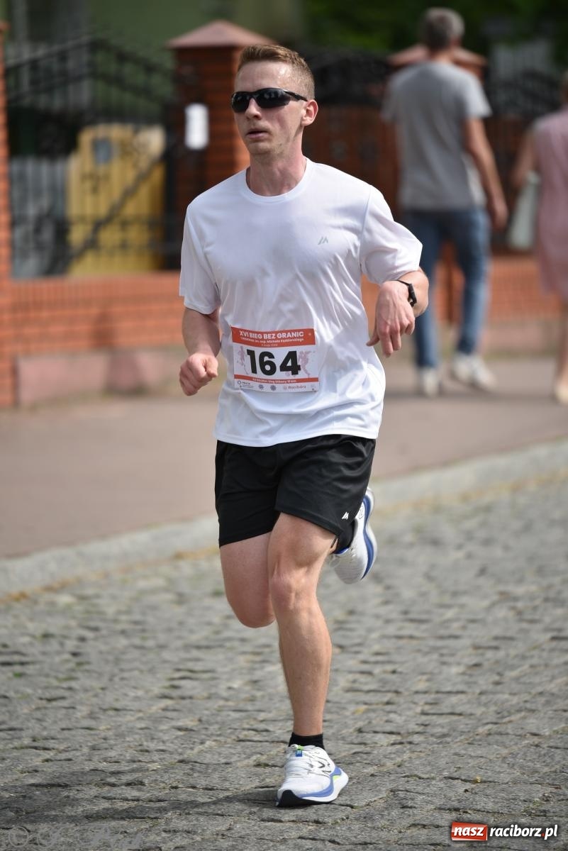 Zdjęcie w galerii na portalu naszraciborz.pl: XVI Bieg bez Granic i piłkarski turniej drużyn mundurowych [FOTO] wiadomości z regionu