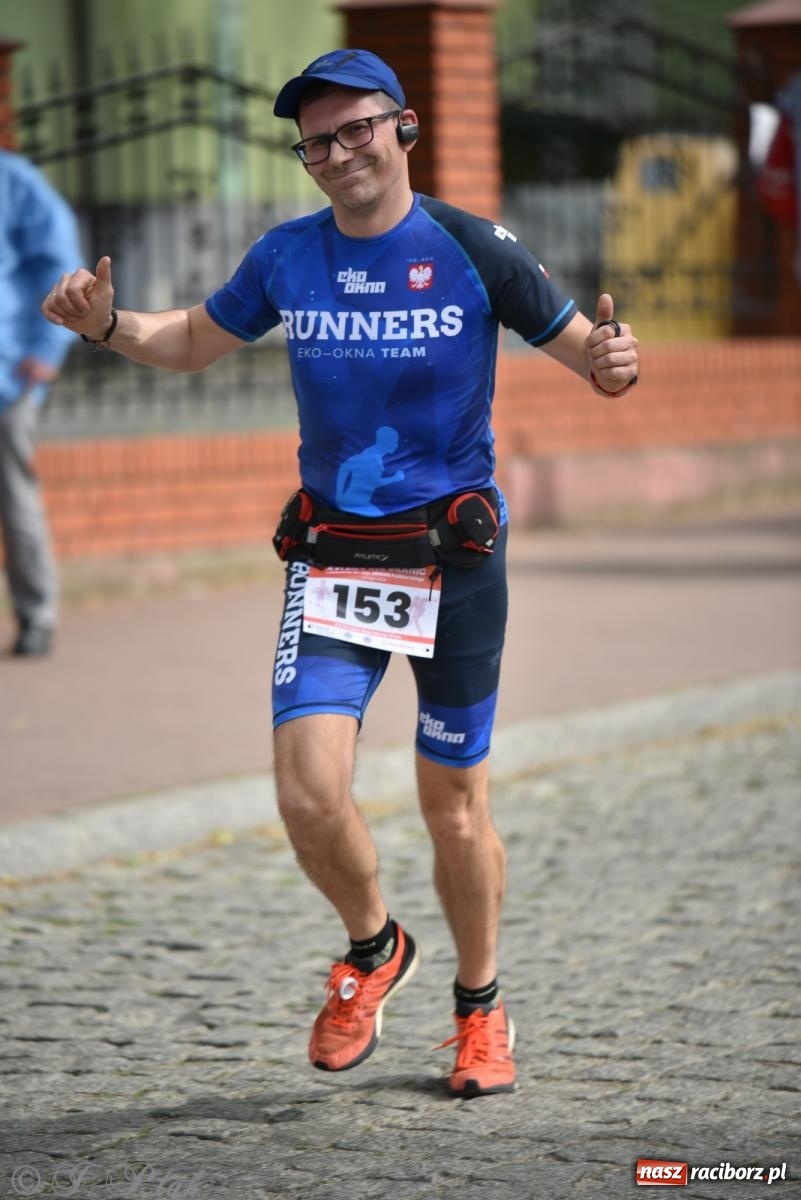 Zdjęcie w galerii na portalu naszraciborz.pl: XVI Bieg bez Granic i piłkarski turniej drużyn mundurowych [FOTO] wiadomości z regionu