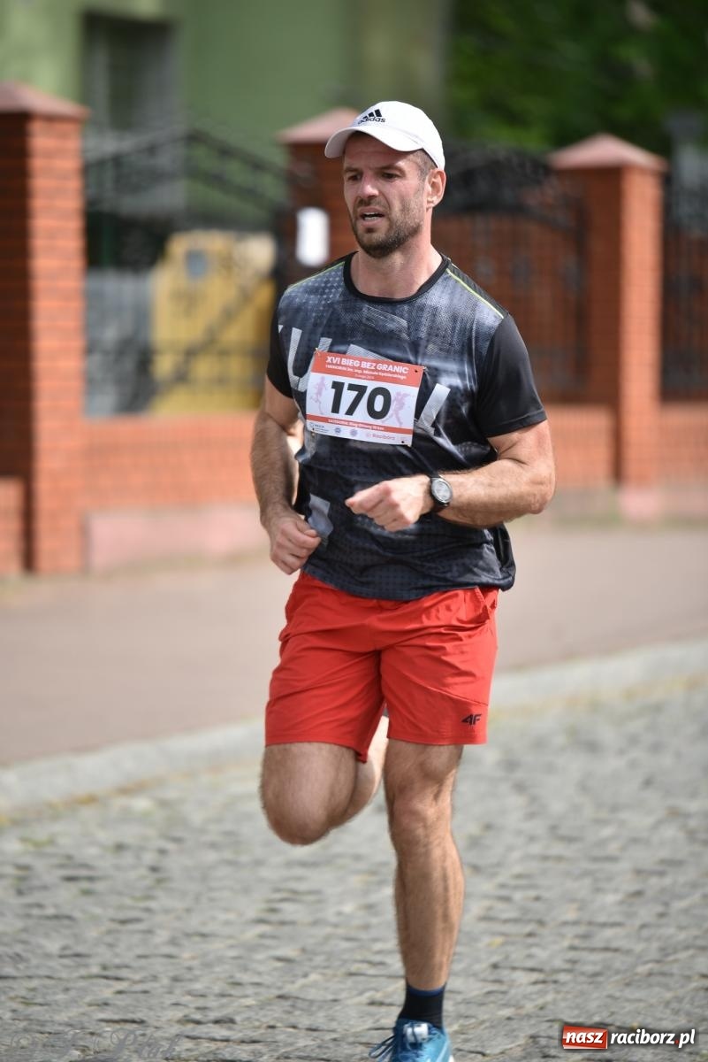 Zdjęcie w galerii na portalu naszraciborz.pl: XVI Bieg bez Granic i piłkarski turniej drużyn mundurowych [FOTO] wiadomości z regionu