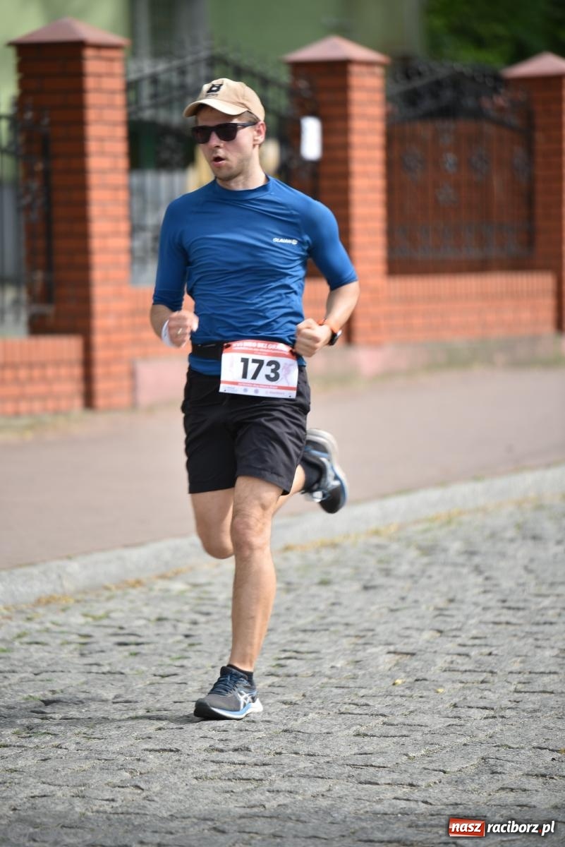 Zdjęcie w galerii na portalu naszraciborz.pl: XVI Bieg bez Granic i piłkarski turniej drużyn mundurowych [FOTO] wiadomości z regionu