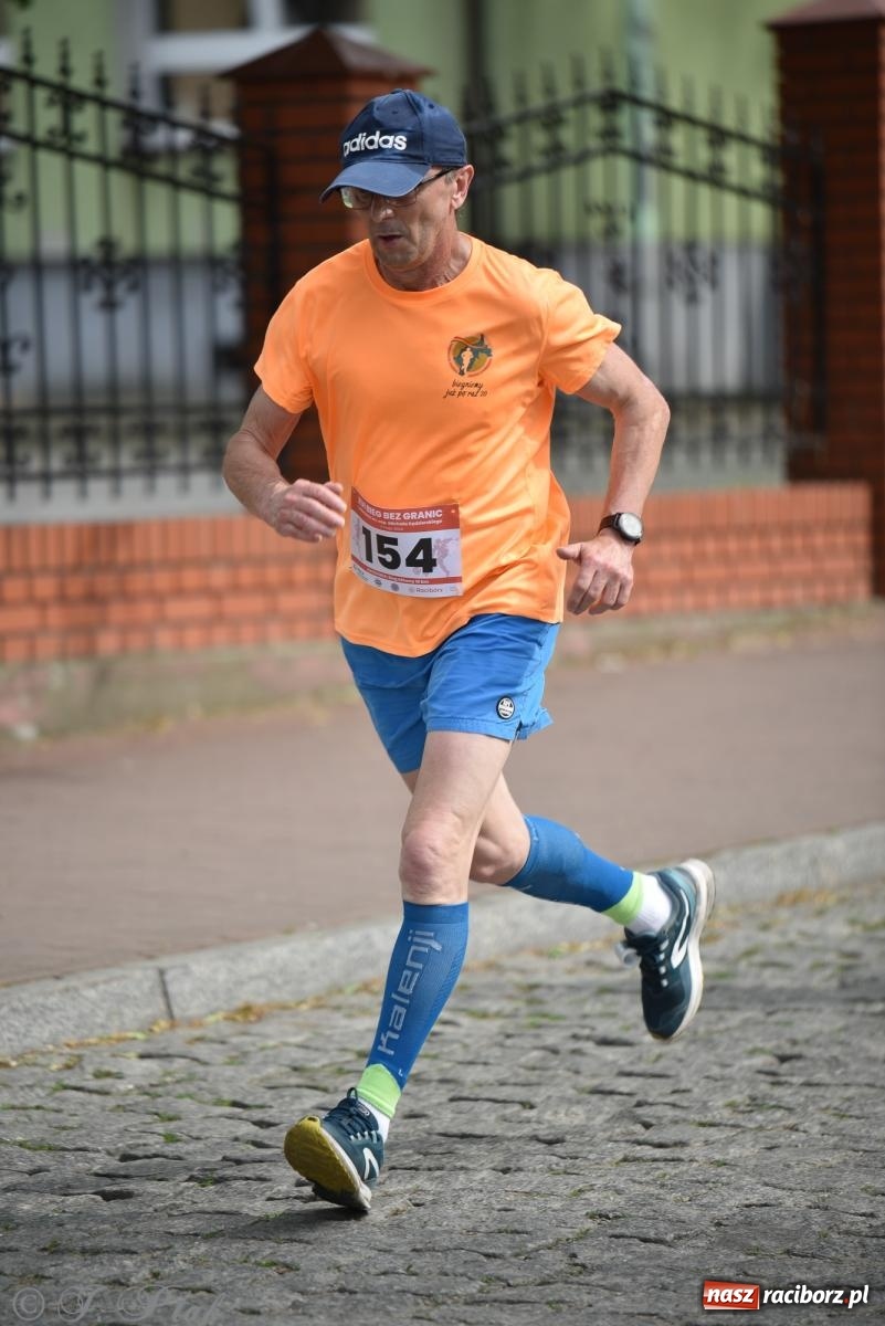 Zdjęcie w galerii na portalu naszraciborz.pl: XVI Bieg bez Granic i piłkarski turniej drużyn mundurowych [FOTO] wiadomości z regionu