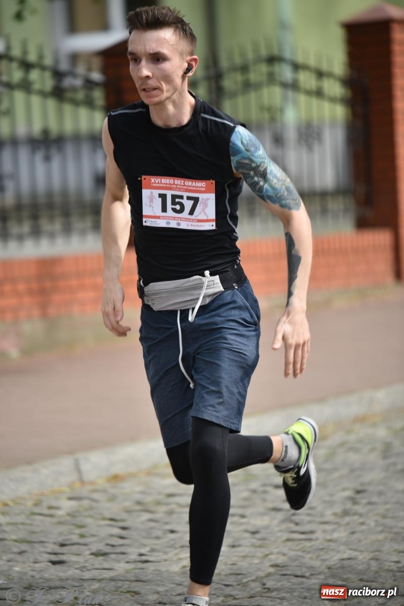 Zdjęcie w galerii na portalu naszraciborz.pl: XVI Bieg bez Granic i piłkarski turniej drużyn mundurowych [FOTO] wiadomości z regionu