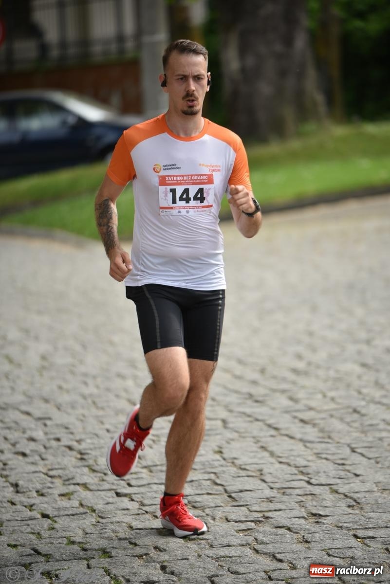 Zdjęcie w galerii na portalu naszraciborz.pl: XVI Bieg bez Granic i piłkarski turniej drużyn mundurowych [FOTO] wiadomości z regionu