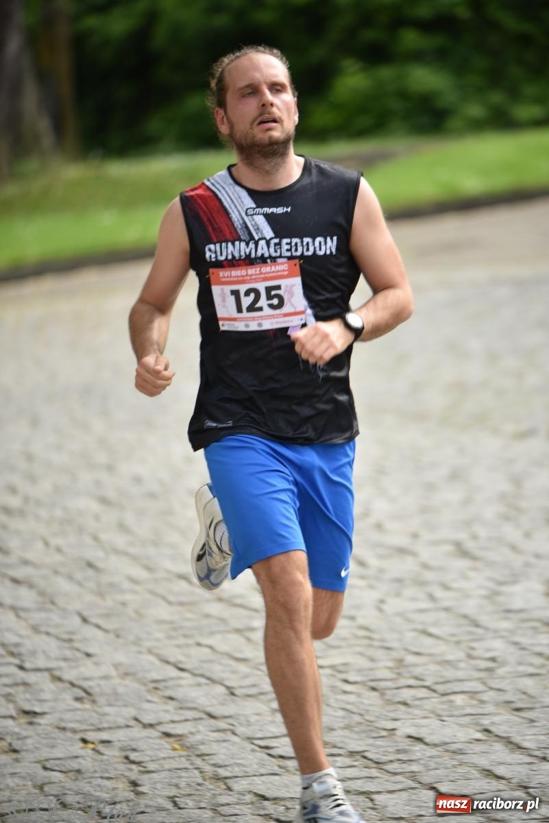 Zdjęcie w galerii na portalu naszraciborz.pl: XVI Bieg bez Granic i piłkarski turniej drużyn mundurowych [FOTO] wiadomości z regionu