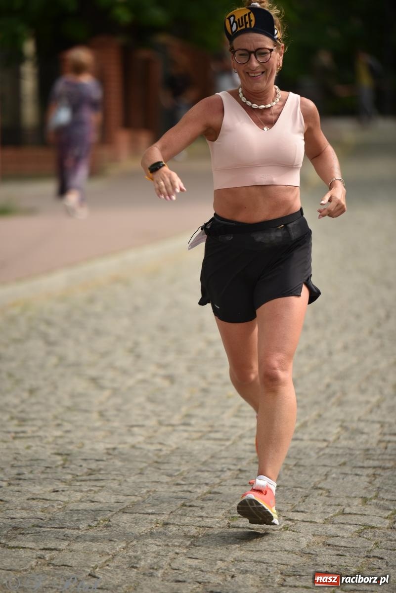 Zdjęcie w galerii na portalu naszraciborz.pl: XVI Bieg bez Granic i piłkarski turniej drużyn mundurowych [FOTO] wiadomości z regionu