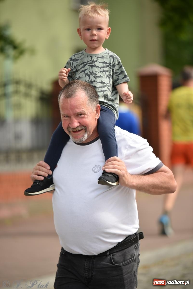 Zdjęcie w galerii na portalu naszraciborz.pl: XVI Bieg bez Granic i piłkarski turniej drużyn mundurowych [FOTO] wiadomości z regionu