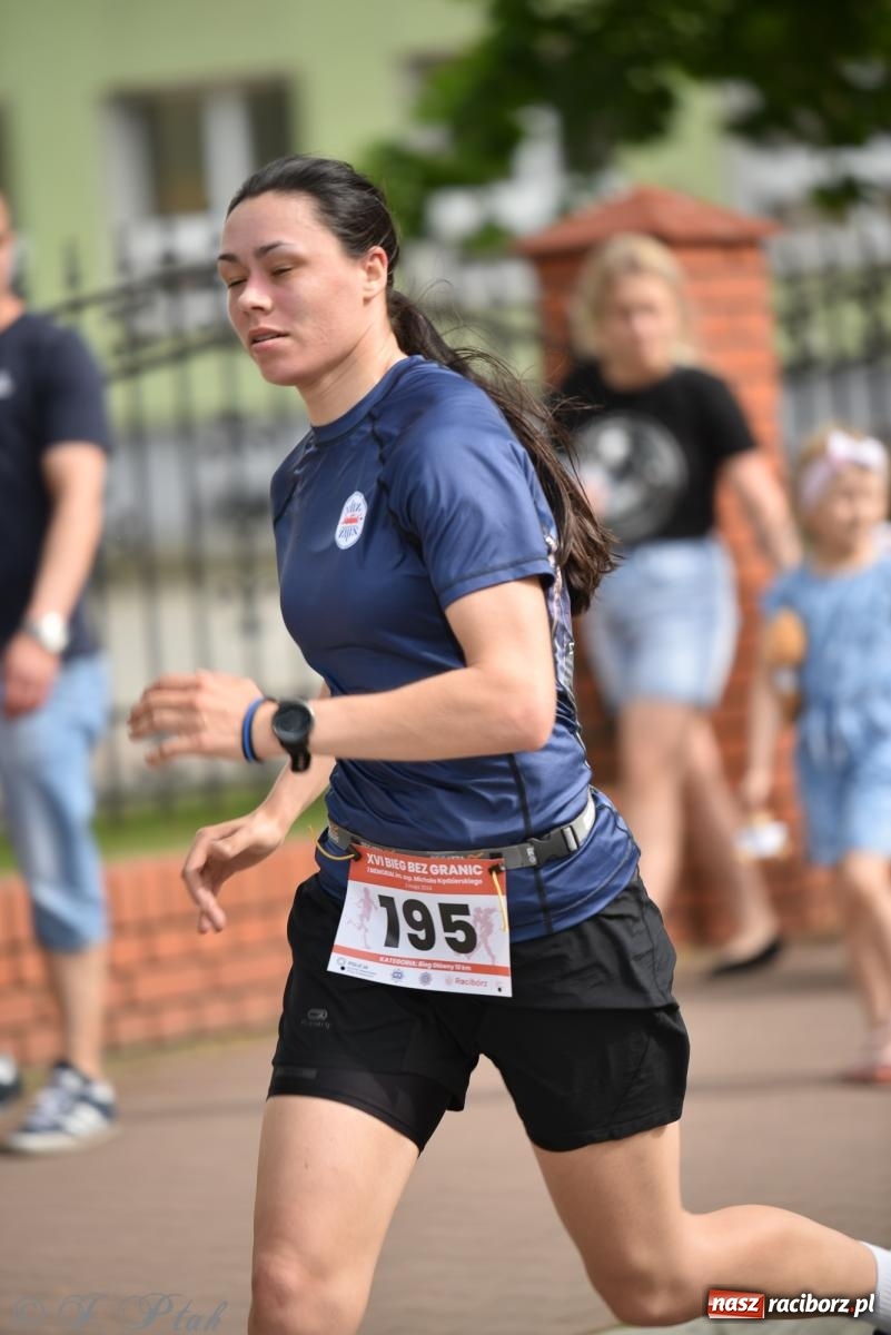 Zdjęcie w galerii na portalu naszraciborz.pl: XVI Bieg bez Granic i piłkarski turniej drużyn mundurowych [FOTO] wiadomości z regionu