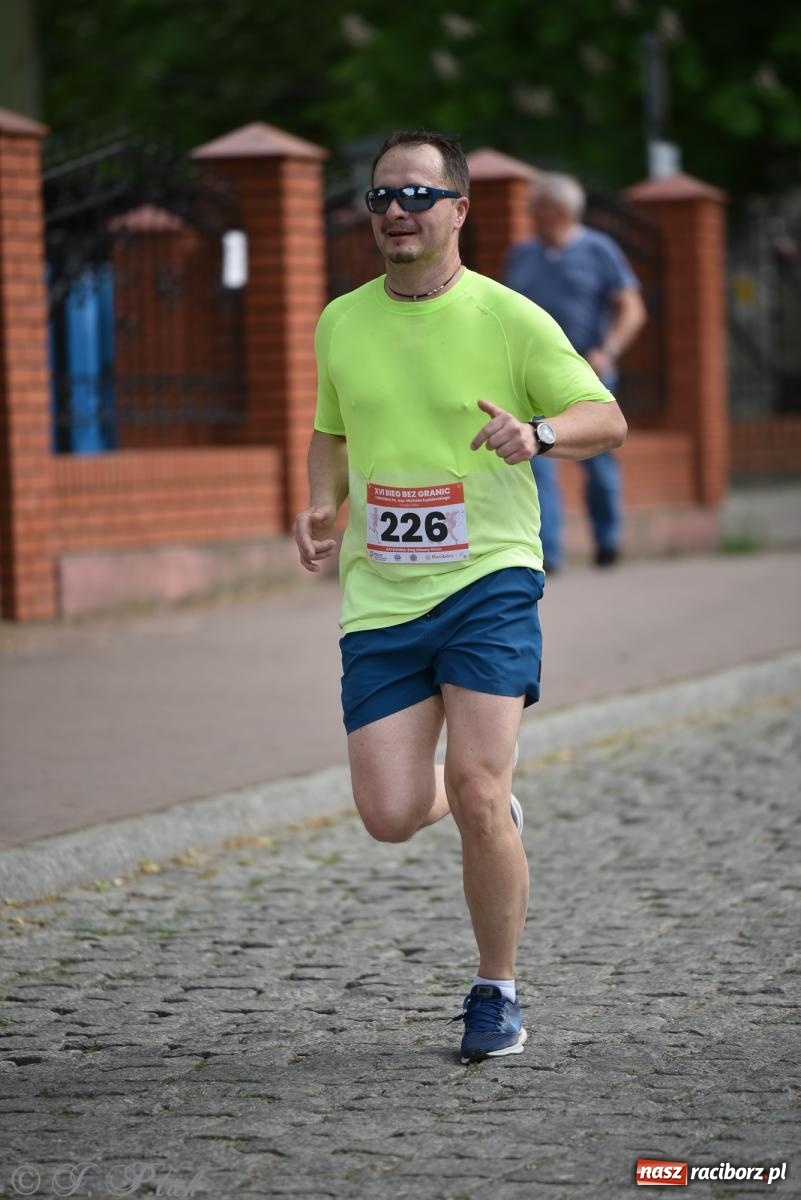Zdjęcie w galerii na portalu naszraciborz.pl: XVI Bieg bez Granic i piłkarski turniej drużyn mundurowych [FOTO] wiadomości z regionu