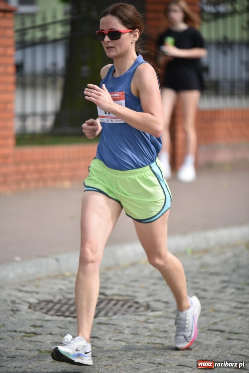 Zdjęcie w galerii na portalu naszraciborz.pl: XVI Bieg bez Granic i piłkarski turniej drużyn mundurowych [FOTO] wiadomości z regionu