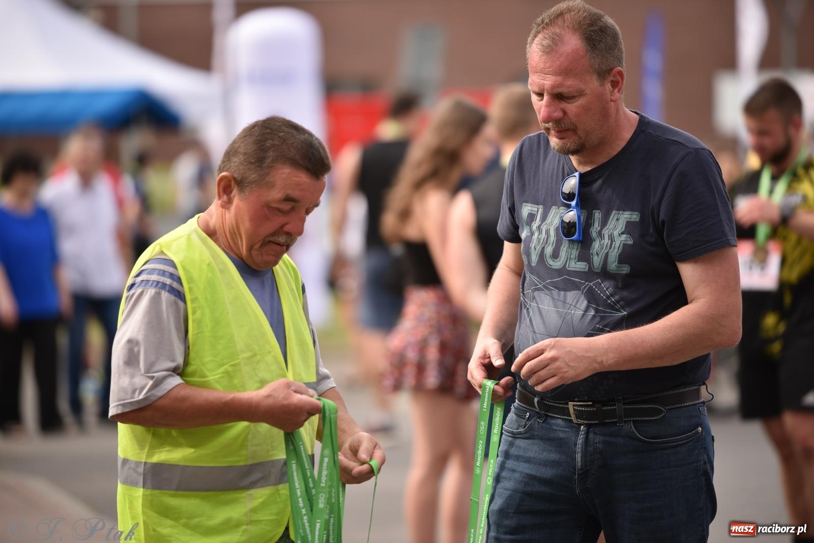 Zdjęcie w galerii na portalu naszraciborz.pl: XVI Bieg bez Granic i piłkarski turniej drużyn mundurowych [FOTO] wiadomości z regionu