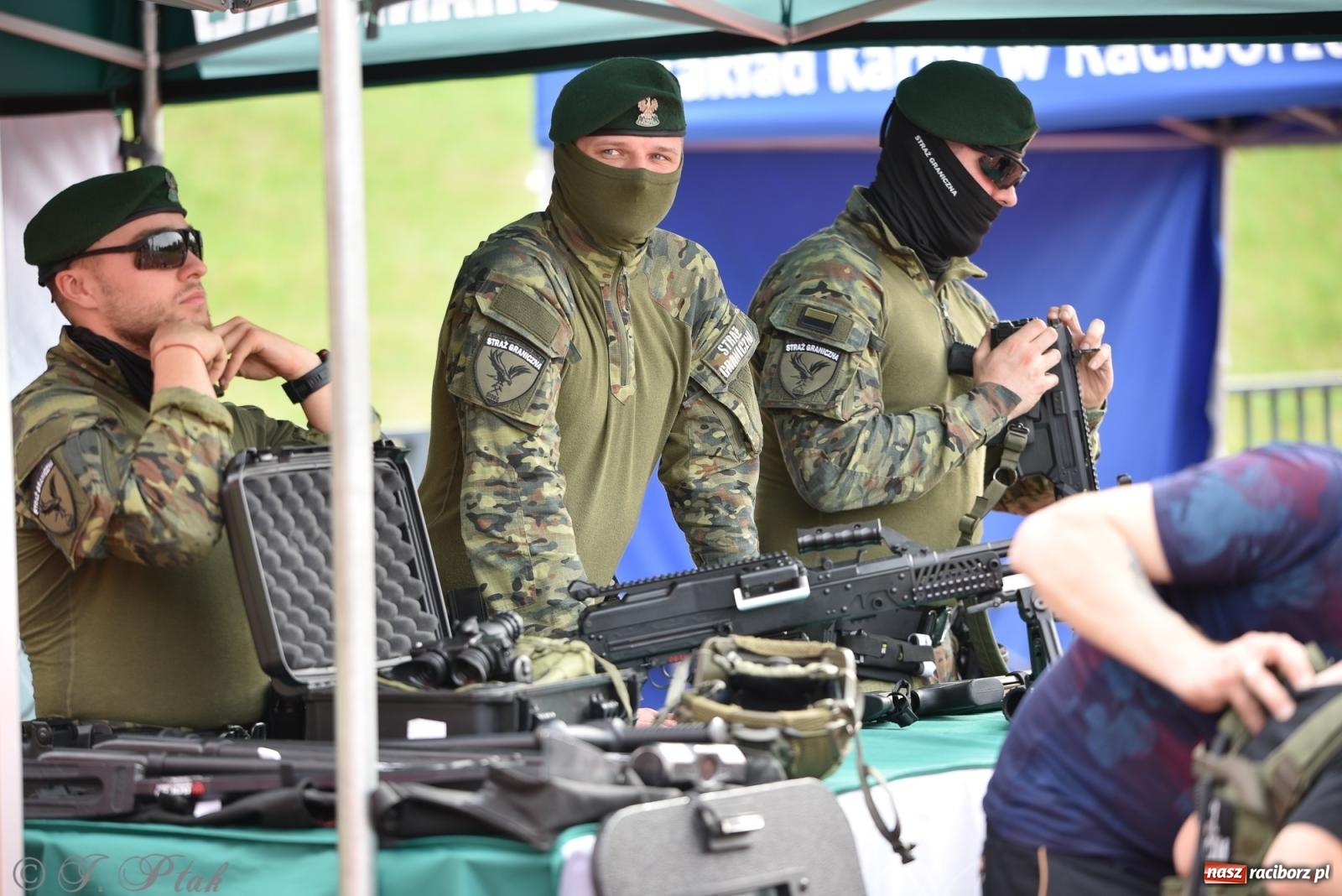 Zdjęcie w galerii na portalu naszraciborz.pl: XVI Bieg bez Granic i piłkarski turniej drużyn mundurowych [FOTO] wiadomości z regionu