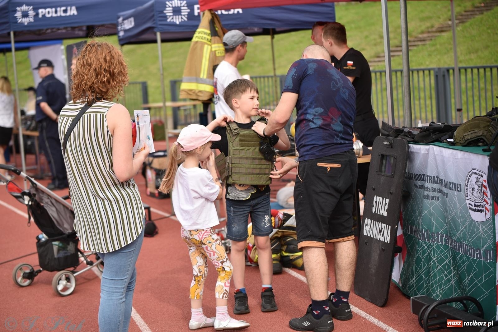 Zdjęcie w galerii na portalu naszraciborz.pl: XVI Bieg bez Granic i piłkarski turniej drużyn mundurowych [FOTO] wiadomości z regionu