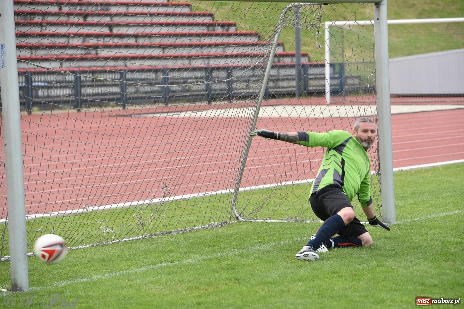 Zdjęcie w galerii na portalu naszraciborz.pl: XVI Bieg bez Granic i piłkarski turniej drużyn mundurowych [FOTO] wiadomości z regionu