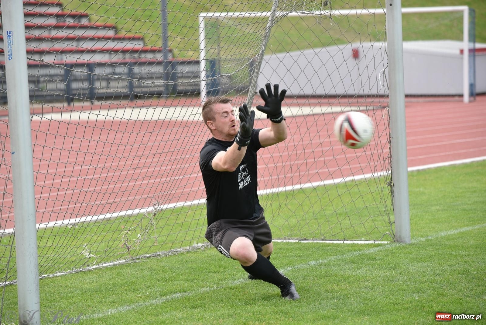 Zdjęcie w galerii na portalu naszraciborz.pl: XVI Bieg bez Granic i piłkarski turniej drużyn mundurowych [FOTO] wiadomości z regionu