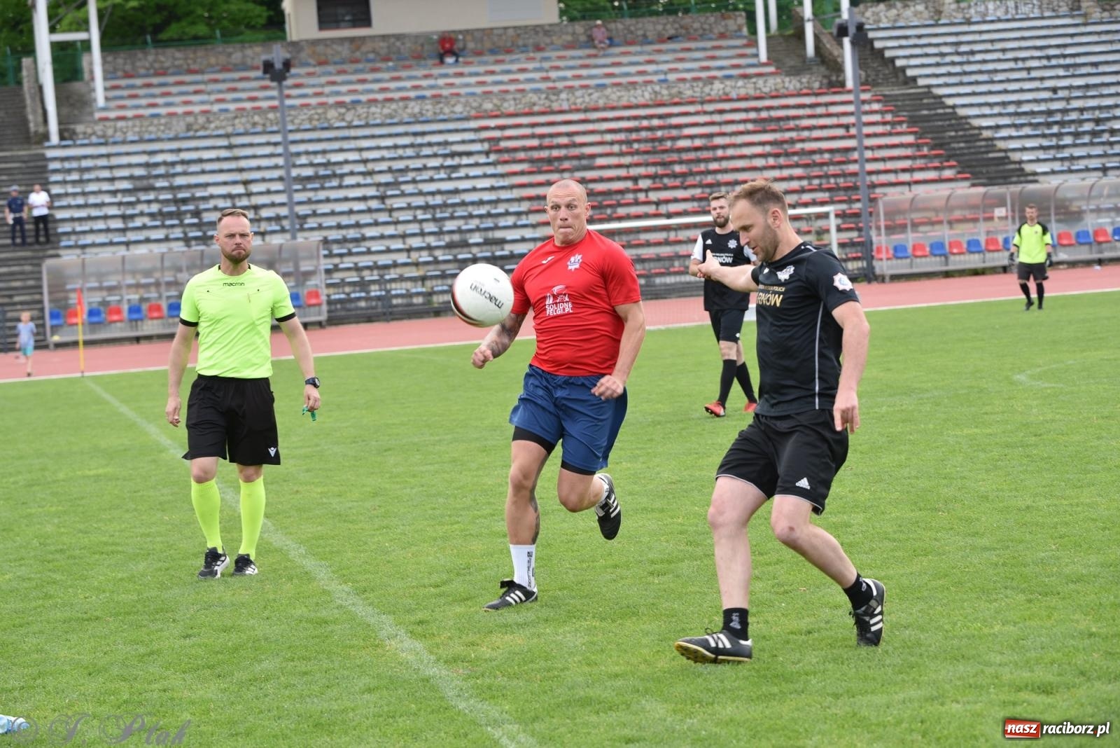 Zdjęcie w galerii na portalu naszraciborz.pl: XVI Bieg bez Granic i piłkarski turniej drużyn mundurowych [FOTO] wiadomości z regionu
