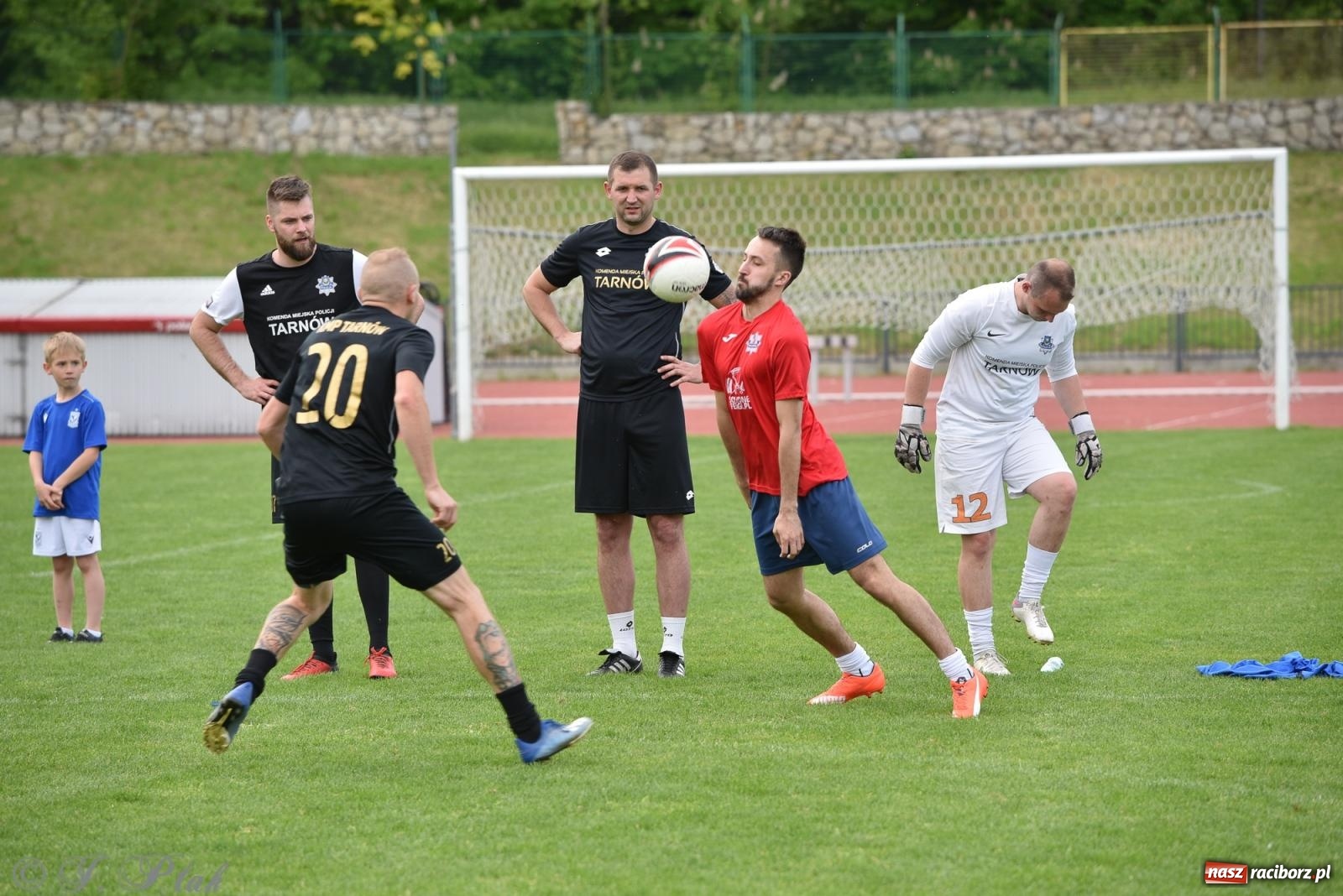 Zdjęcie w galerii na portalu naszraciborz.pl: XVI Bieg bez Granic i piłkarski turniej drużyn mundurowych [FOTO] wiadomości z regionu