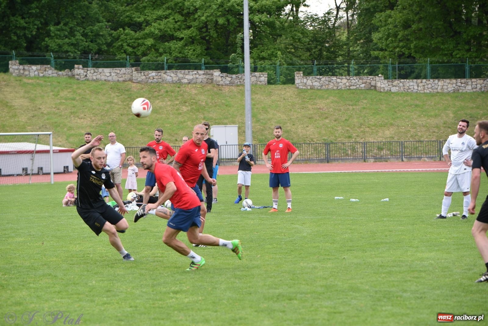 Zdjęcie w galerii na portalu naszraciborz.pl: XVI Bieg bez Granic i piłkarski turniej drużyn mundurowych [FOTO] wiadomości z regionu