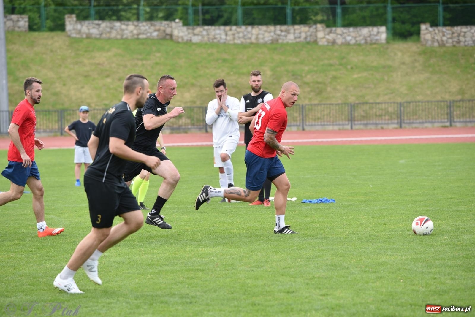 Zdjęcie w galerii na portalu naszraciborz.pl: XVI Bieg bez Granic i piłkarski turniej drużyn mundurowych [FOTO] wiadomości z regionu