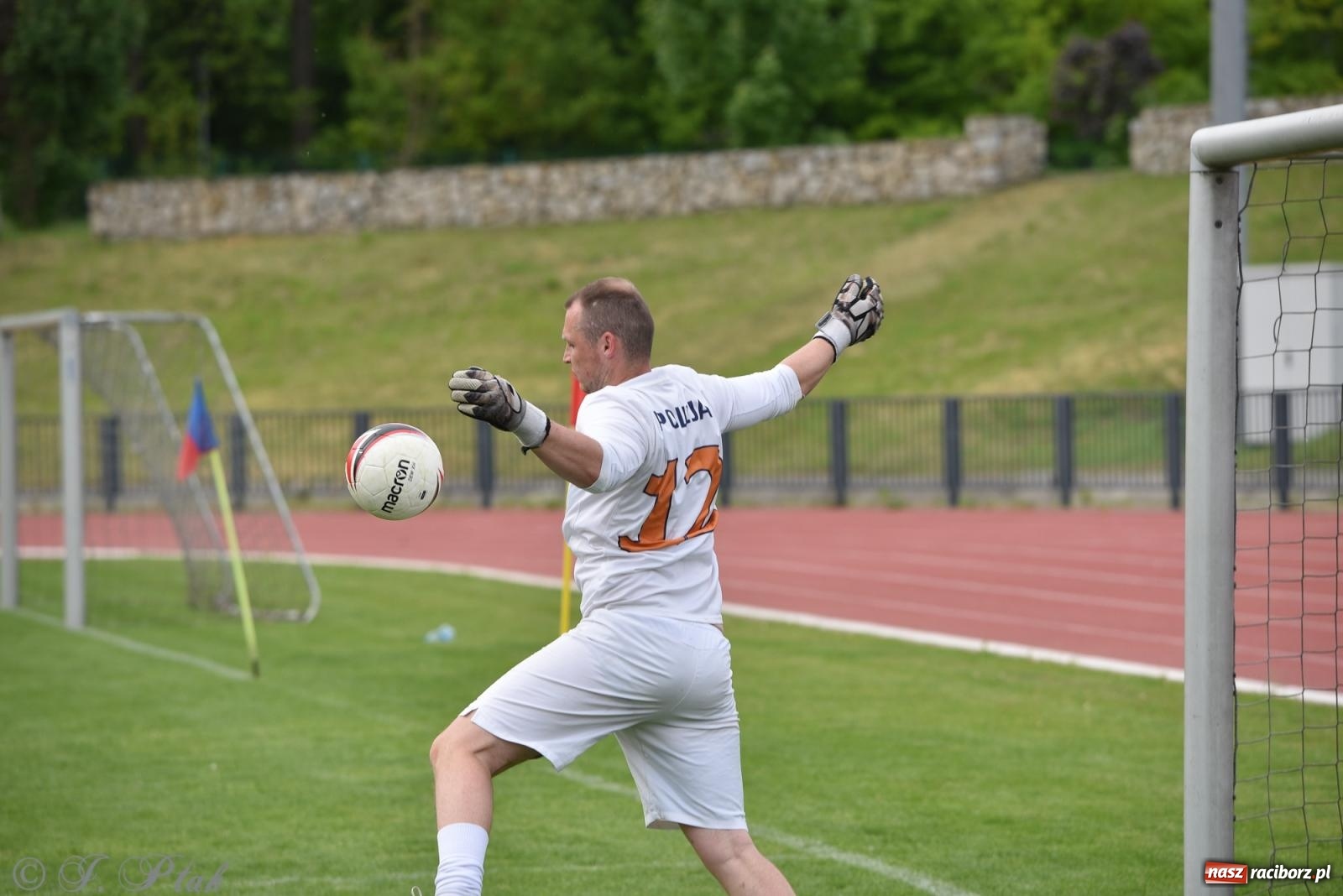 Zdjęcie w galerii na portalu naszraciborz.pl: XVI Bieg bez Granic i piłkarski turniej drużyn mundurowych [FOTO] wiadomości z regionu
