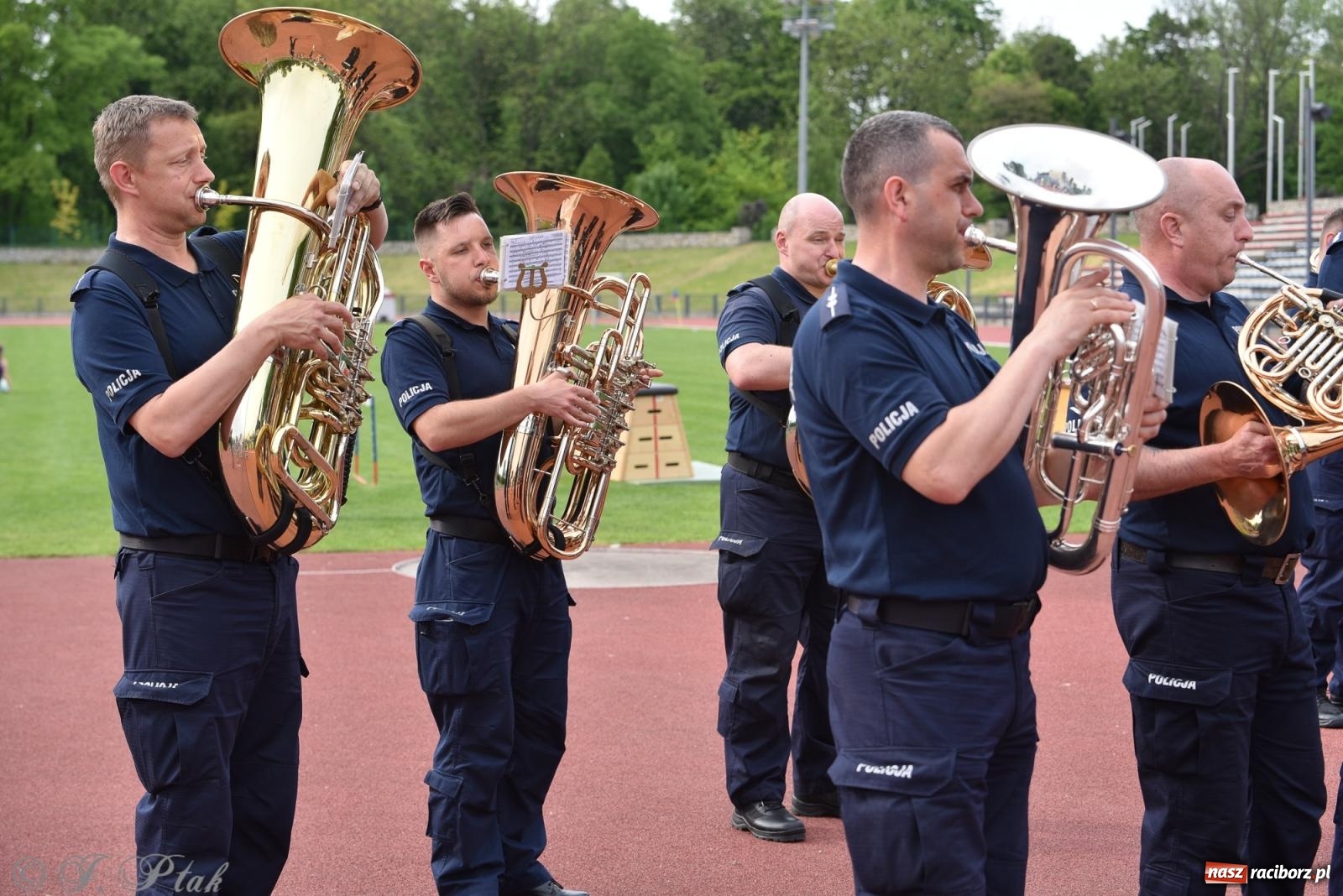 Zdjęcie w galerii na portalu naszraciborz.pl: XVI Bieg bez Granic i piłkarski turniej drużyn mundurowych [FOTO] wiadomości z regionu