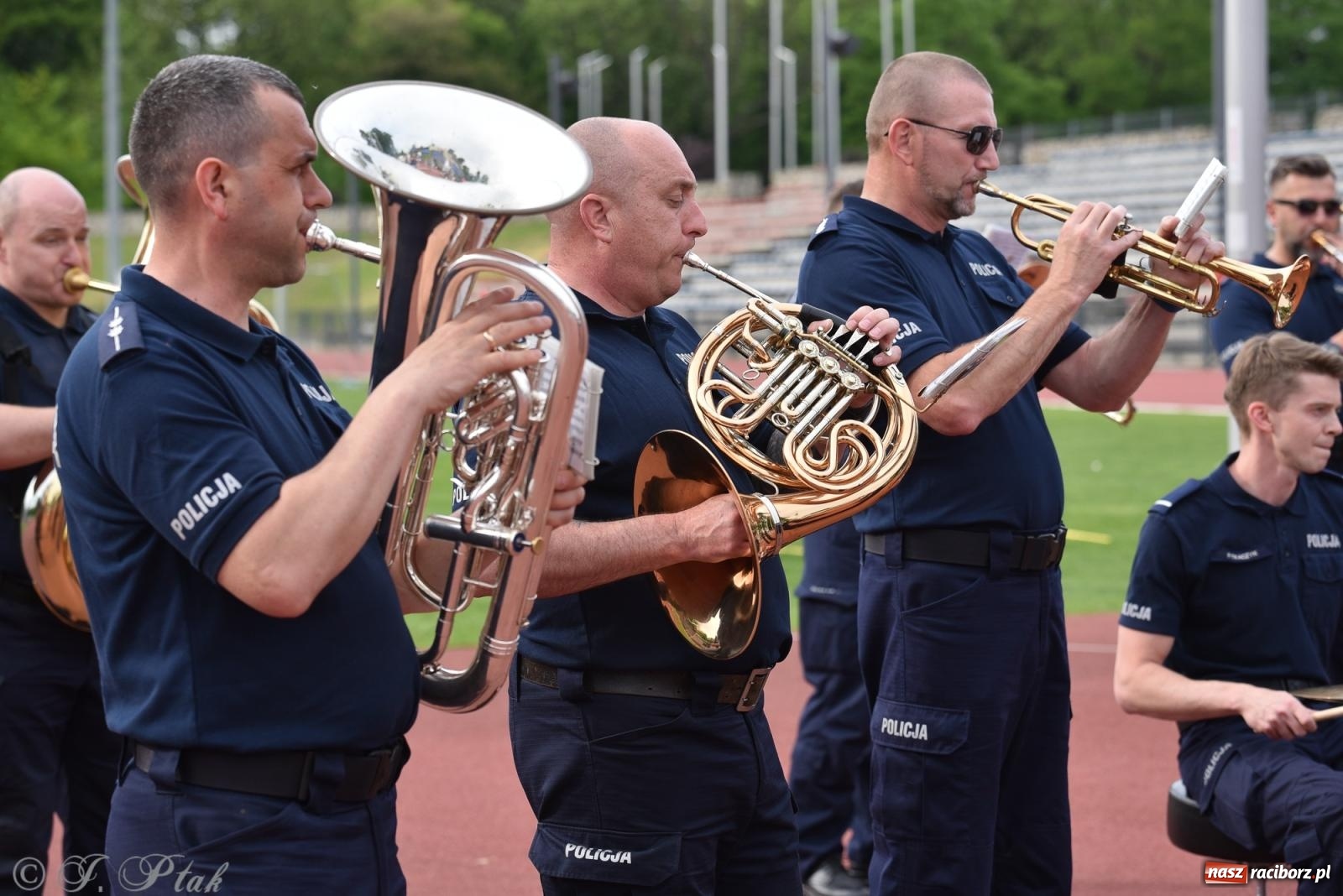 Zdjęcie w galerii na portalu naszraciborz.pl: XVI Bieg bez Granic i piłkarski turniej drużyn mundurowych [FOTO] wiadomości z regionu