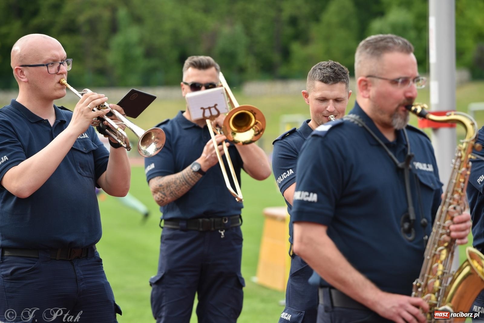 Zdjęcie w galerii na portalu naszraciborz.pl: XVI Bieg bez Granic i piłkarski turniej drużyn mundurowych [FOTO] wiadomości z regionu