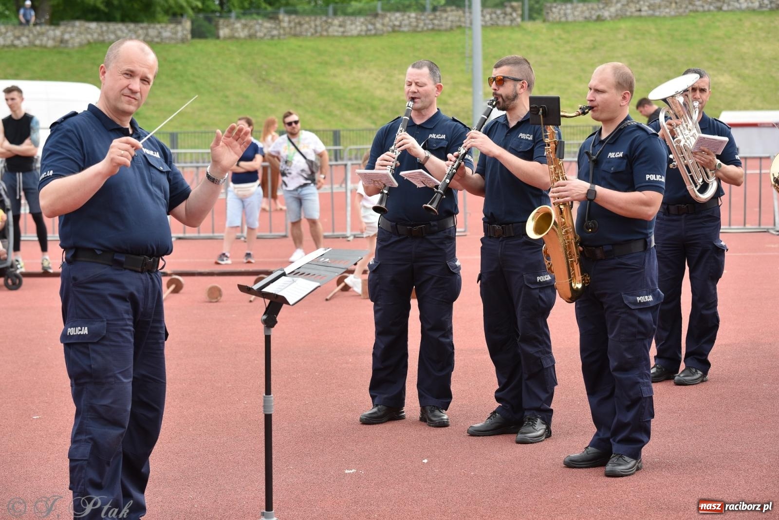 Zdjęcie w galerii na portalu naszraciborz.pl: XVI Bieg bez Granic i piłkarski turniej drużyn mundurowych [FOTO] wiadomości z regionu