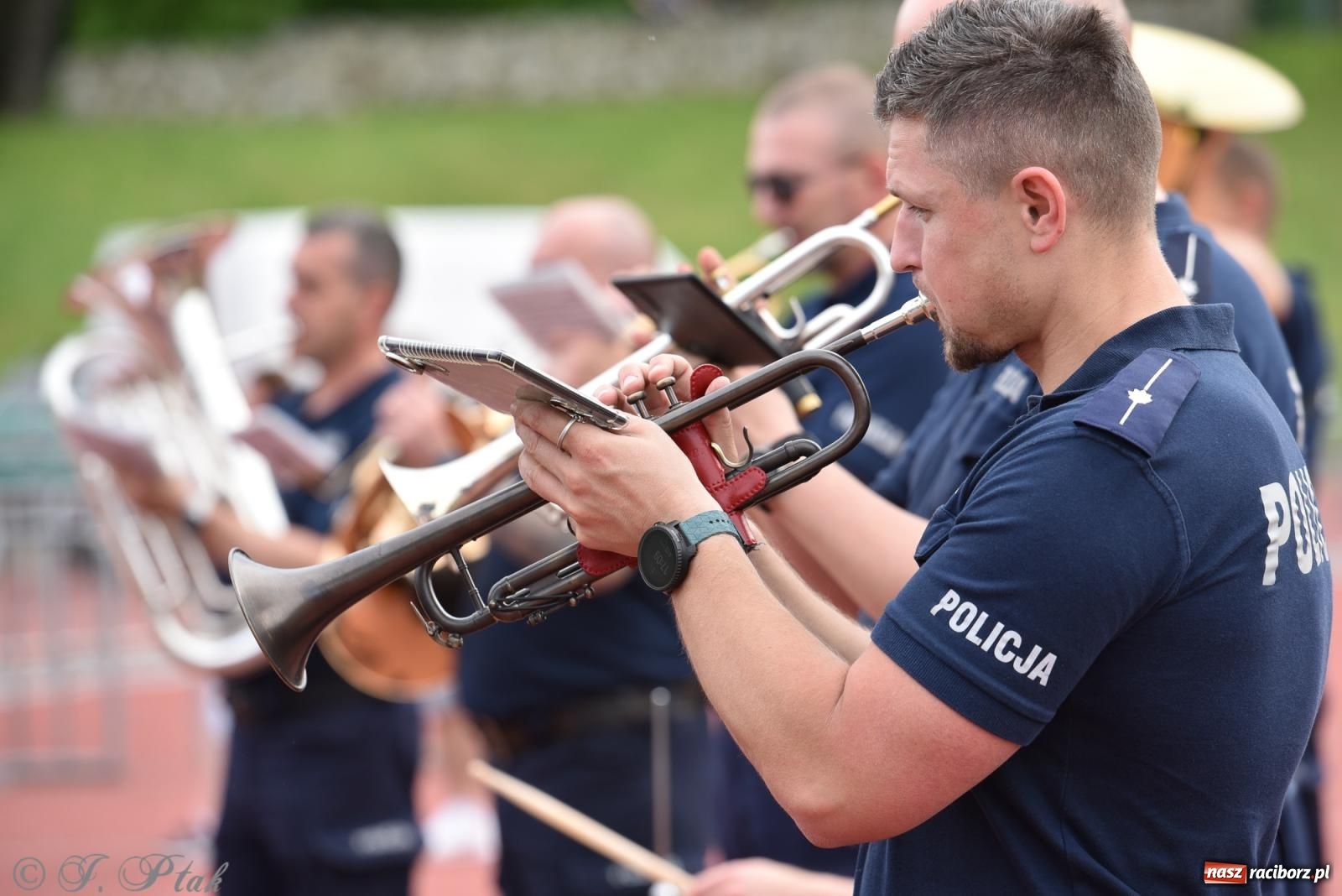 Zdjęcie w galerii na portalu naszraciborz.pl: XVI Bieg bez Granic i piłkarski turniej drużyn mundurowych [FOTO] wiadomości z regionu