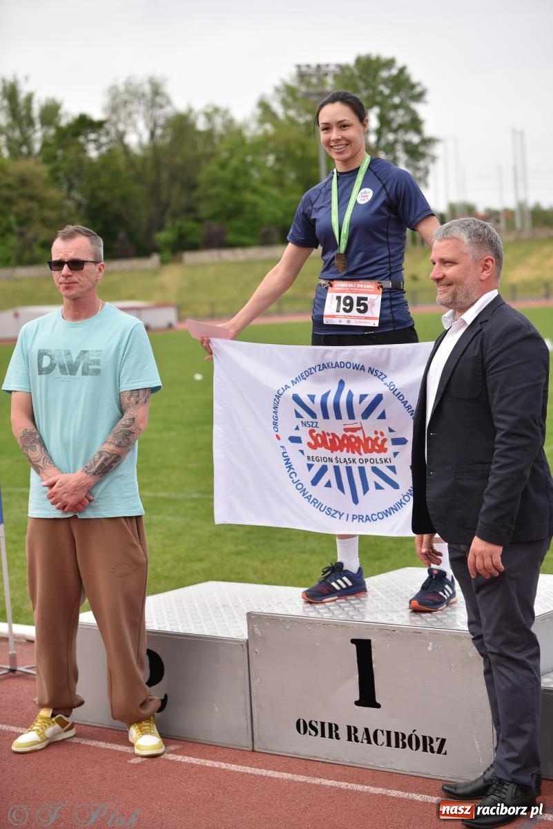 Zdjęcie w galerii na portalu naszraciborz.pl: XVI Bieg bez Granic i piłkarski turniej drużyn mundurowych [FOTO] wiadomości z regionu