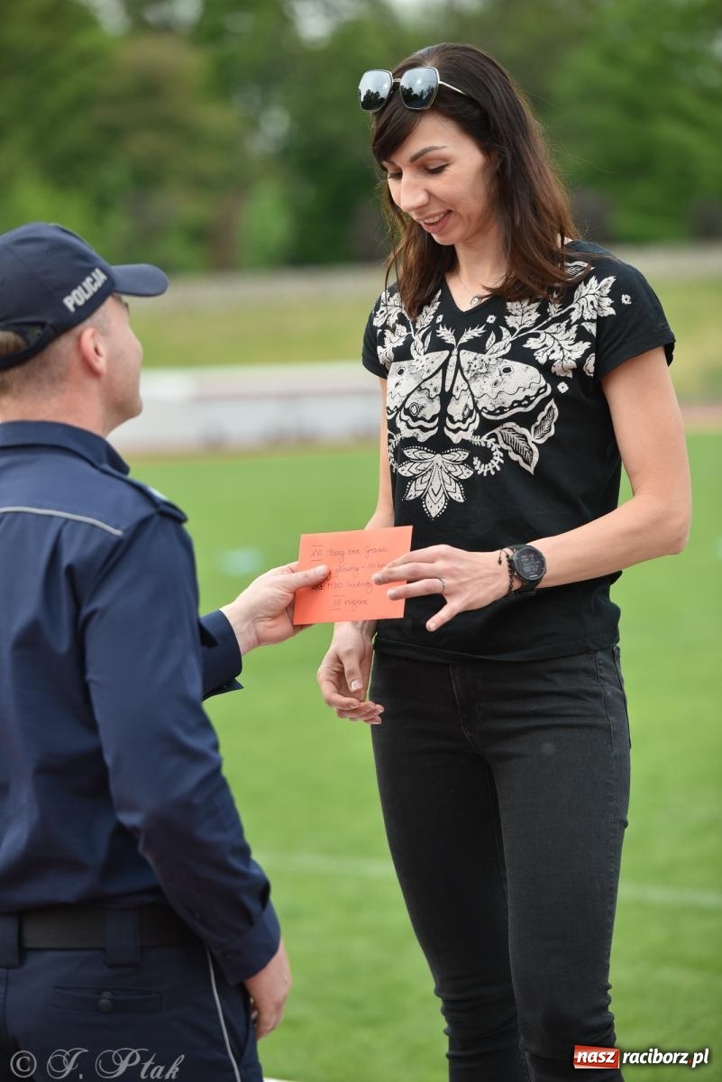 Zdjęcie w galerii na portalu naszraciborz.pl: XVI Bieg bez Granic i piłkarski turniej drużyn mundurowych [FOTO] wiadomości z regionu